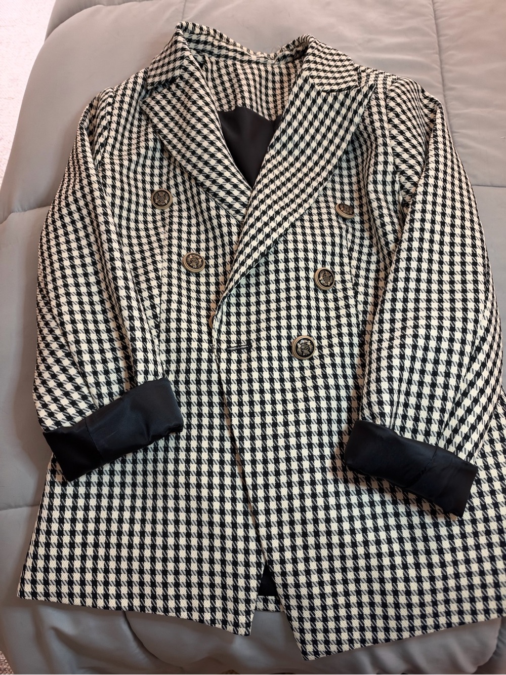 Classic Houndstooth Double-Breasted Coat - Black & White